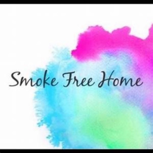 Snowman ⛄️ with scarf, red jacket and green hat - Picture 9 of 9